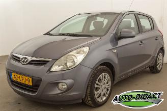 Unfallwagen Hyundai I-20 1.2i Airco Dynamic Version 2010/6