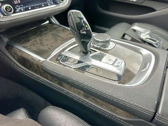BMW 7-serie 730d xDrive 265pk aut + f1 High Exe M-Ed - nap - schuifdak - hud - softclose - 360 cam - harman/kardon - luchtvering picture 12
