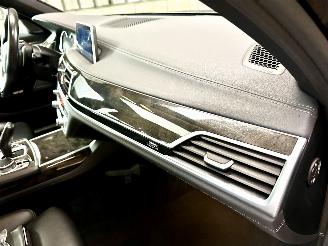BMW 7-serie 730d xDrive 265pk aut + f1 High Exe M-Ed - nap - schuifdak - hud - softclose - 360 cam - harman/kardon - luchtvering picture 53