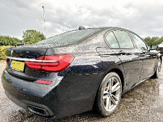 BMW 7-serie 730d xDrive 265pk aut + f1 High Exe M-Ed - nap - schuifdak - hud - softclose - 360 cam - harman/kardon - luchtvering picture 4