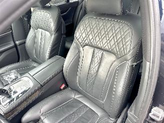 BMW 7-serie 730d xDrive 265pk aut + f1 High Exe M-Ed - nap - schuifdak - hud - softclose - 360 cam - harman/kardon - luchtvering picture 86