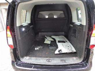 Volkswagen Caddy Maxi picture 9