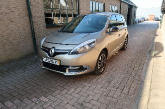 krockskadad bil auto Renault Scenic 1.2 TCe bose 2014/3