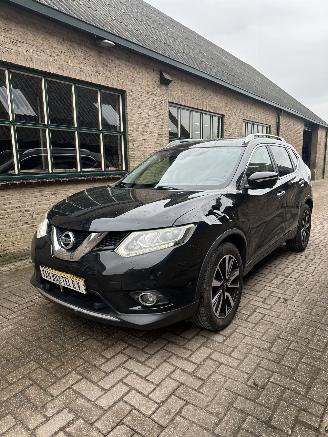 krockskadad bil auto Nissan X-Trail  2017/6