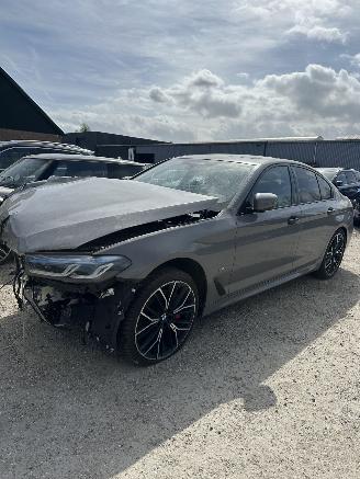 krockskadad bil auto BMW 5-serie 5301 high Executive Edition 2020/1