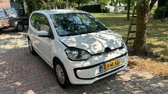 Unfallwagen Volkswagen Up! 1.0 move up! BlueMotion 2013/1