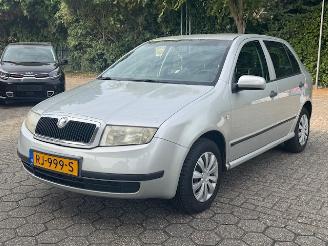 damaged passenger cars Skoda Fabia 1.4 - 16V ( inruil auto ) 2003/7