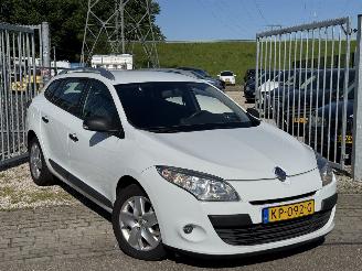 Unfallwagen Renault Mégane 1.6 Authentique 2012/1