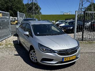 Avarii autoturisme Opel Astra SPORTS TOURER 1.0 edition 2016/11