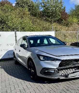 Schadeauto Seat Leon FR 2022/10