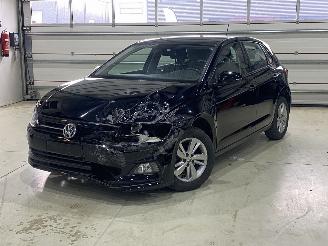 krockskadad bil auto Volkswagen Polo Comfortline 2018/4