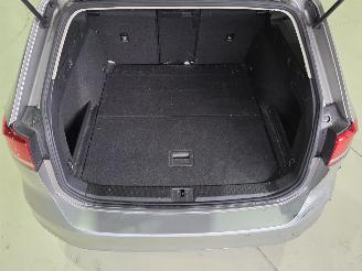 Volkswagen Passat Comfortline PANO/DSG picture 16