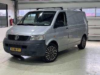 krockskadad bil bedrijf Volkswagen Transporter 2.5 TDI 300 2003/11