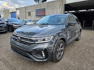 Vaurioauto  passenger cars Volkswagen T-Roc 1.5 TSI DSG R-Line Virtual Navi IQ-Light Sport-Mode Massage Camera Sfeerverl. Stoelverw. Trekhaak Ecc Acc 110KW/150PK 2025/7