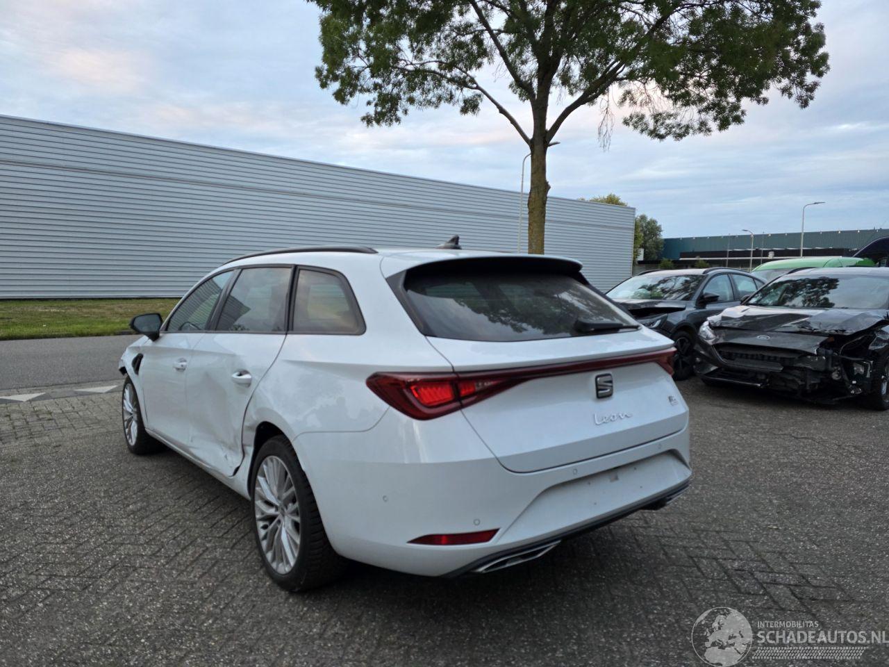 Seat Leon FR 1.4 eTSI Hybrid Sportstourer Memory Led Navi Camera Leder 27 gr.!