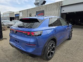 skadebil auto Volkswagen T-Roc R-Line 1.5eTSI Head-Up IQ-Light SurroundView Virtual Keyless Sfeerverl. Acc Stuurverw. Drive-Mode 110KW/150PK 2025/11