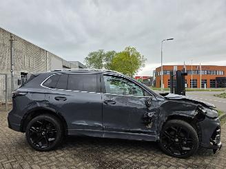 Volkswagen Tiguan Tiguan R-Line 1.5eTSI ProMax-Navi Head-Up Keyless IQ-Light 360View Massage Sfeerverl. Acc Lane-Assist Trekhaak 110KW / 150PK picture 6