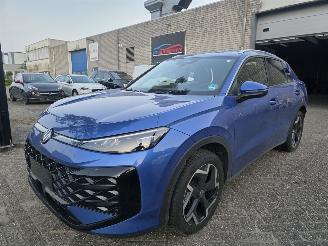 Coche accidentado Volkswagen T-Roc R-Line 1.5eTSI IQ-Light Drive-Mode Camera Virtual Keyless Sfeerverl. Acc Lane-Assist 110KW/150PK 2025/12