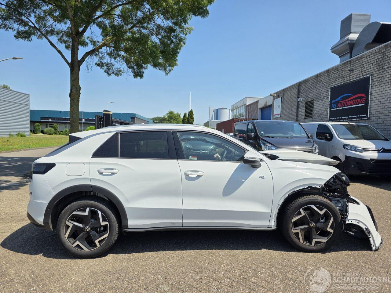 Volkswagen T-Roc R-Line 1.5eTSI IQ-Light Drive-Mode Camera Virtual Keyless Sfeerverl. Trekhaak 110KW/150PK
