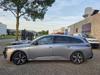 Vaurioauto  passenger cars Peugeot 308 Allure Automaat Virtual Keyless Camera Navi Led 96KW/131PK 2023/12