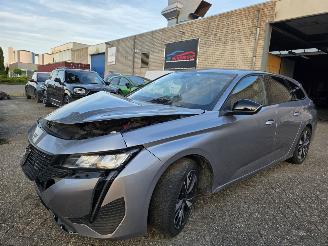 Schadeauto Peugeot 308 Allure Automaat Virtual Keyless Camera Navi Led 96KW / 131PK 2023/12