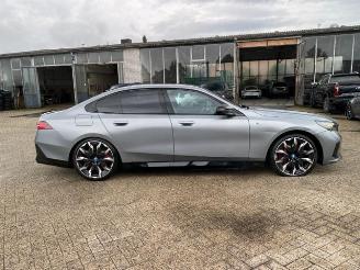 BMW i5 M60 xDrive * HUD - KAM - PANO picture 3