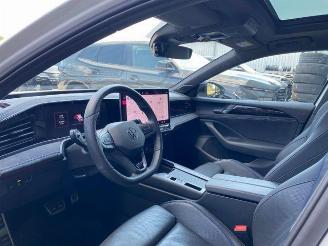 Volkswagen Passat Variant 2.0 TDI DSG R-Line PANO/AHK/KAM picture 16