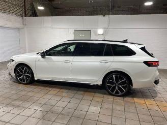 Volkswagen Passat Variant 2.0 TDI DSG R-Line PANO/AHK/KAM picture 3