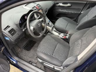 Toyota Auris 1.8 Hybrid | Camera | Clima | Unieke km stand | picture 17