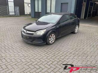 Coche siniestrado Opel Astra Astra H GTC (L08), Hatchback 3-drs, 2005 / 2011 1.4 16V Twinport 2006/6