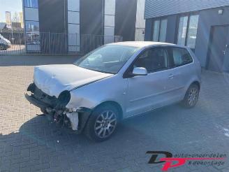 Salvage car Volkswagen Polo Polo IV (9N1/2/3), Hatchback, 2001 / 2012 1.4 16V 2002/3