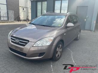 Coche siniestrado Kia Cee d Cee'd Sporty Wagon (EDF), Combi, 2007 / 2012 1.6 CVVT 16V 2008/3