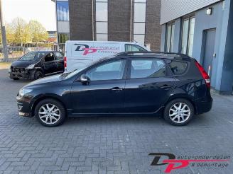 Hyundai I-30 i30 Crosswagon (WWH), Combi, 2007 / 2012 1.6 CVVT 16V picture 11