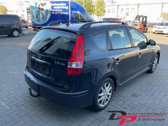 Hyundai I-30 i30 Crosswagon (WWH), Combi, 2007 / 2012 1.6 CVVT 16V picture 8