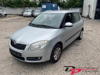 Coche siniestrado Skoda Fabia Fabia II (5J), Hatchback 5-drs, 2006 / 2014 1.4i 16V 2008/4
