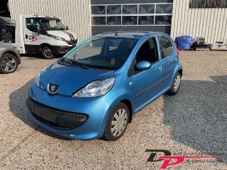 Vrakbiler auto Peugeot 107 107, Hatchback, 2005 / 2014 1.0 12V 2006/3