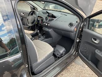 Renault Twingo Airco 1.2 Benzine picture 16