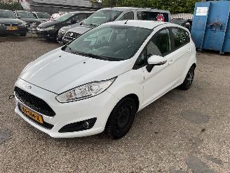 krockskadad bil auto Ford Fiesta 1.5 Diesel Euro 6 2016/1