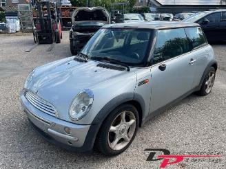 Coche siniestrado Mini Mini Mini (R50/53), Hatchback, 2001 / 2007 1.6 16V Cooper 2003/2