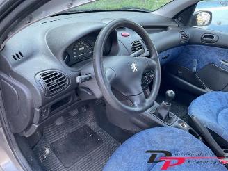 Peugeot 206 206 (2A/C/H/J/S), Hatchback, 1998 / 2012 1.1 XN,XR picture 11