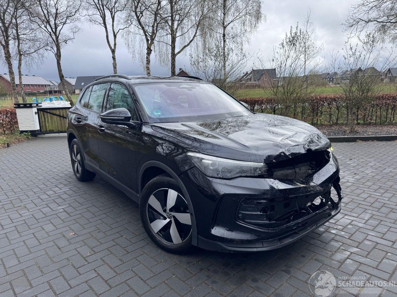 Volkswagen Tiguan Tiguan 2.0TDI 110kW HUD AHK Camera Harman&Kardon