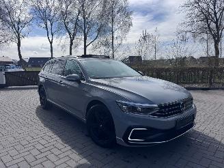 damaged passenger cars Volkswagen Passat Passat Variant GTE Panorama HUD Camera ACC Nardo VOL 2022/3