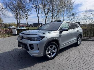 skadebil auto Volkswagen Tayron Tayron 1.5 TSI eHybrid 150 kW Elegance PANO HUD Trekhaak VOL! 2025/3