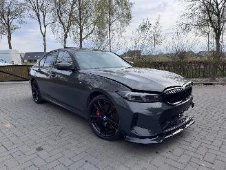 krockskadad bil auto BMW 3-serie 330e Limousine M Sport PANO Camera Harman&Kardon VOL!! 2024/2