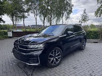 Avarii autoturisme Volkswagen Touareg Touareg 3.0 TDI 210 kW 4Motion R-Line Trekhaak Camera Luchtvering 4 wiel besturing 2025/2