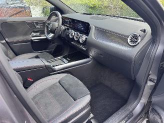 Mercedes GLA Mercedes-Benz GLA 250e AMG PANO Trekhaak Camera Ambiance HUD VOL!! picture 3