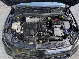 Mercedes GLA Mercedes-Benz GLA 180 AMG PANORAMA HUD Memorie Trekhaak Ambiance Massage VOL!! picture 25
