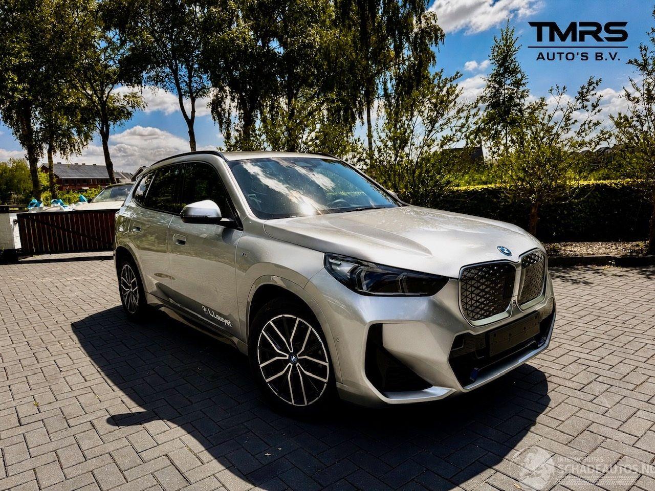 BMW iX1 MW iX1 20 eDrive M Sport  Ambiance Leder Camera Trekhaak