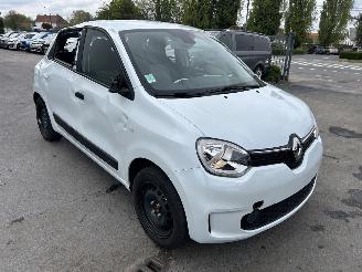 krockskadad bil auto Renault Twingo E-TECH 21KWH 2024/2