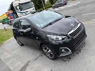 krockskadad bil auto Peugeot 108  2018/7